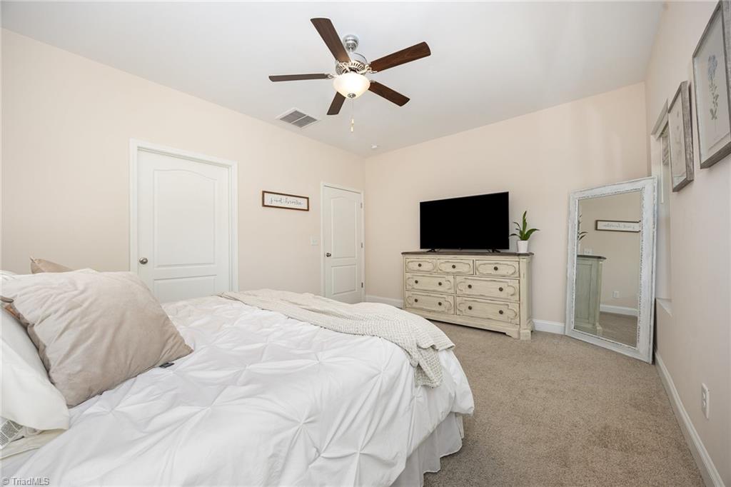 1697 Coopers Hawk Drive, Kernersville, North Carolina image 9