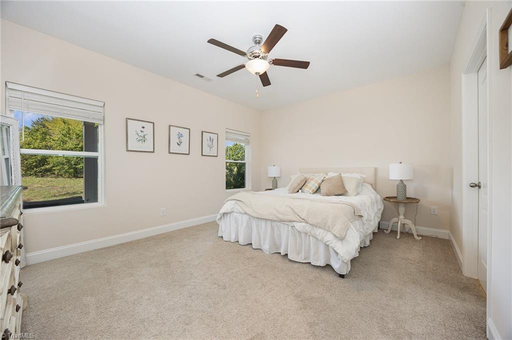 1697 Coopers Hawk Drive, Kernersville, North Carolina image 8