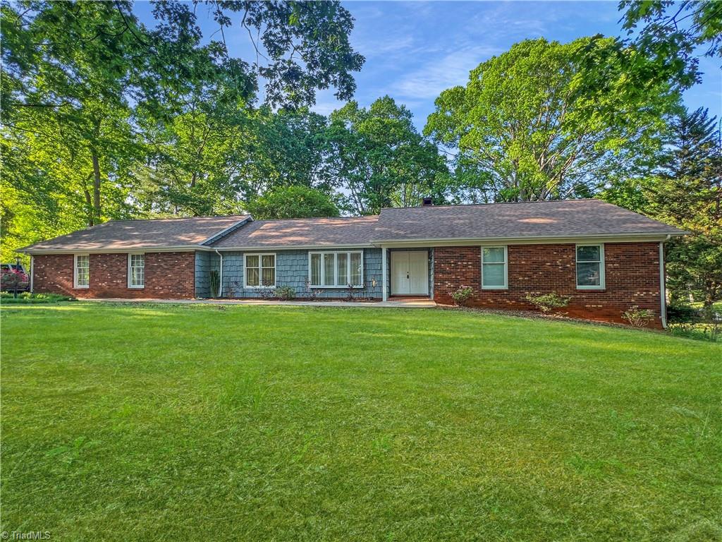 265 E Magnolia Road, North Wilkesboro, North Carolina image 1