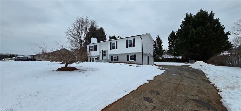 Photo of 3317 Coventry Forest Lane, King, NC 27021 (MLS # 1208307)