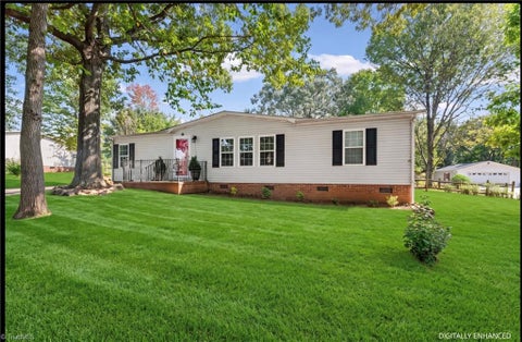 Mobile Home For Sale - 121 Regatta Lane<br/> Mooresville, NC 28115