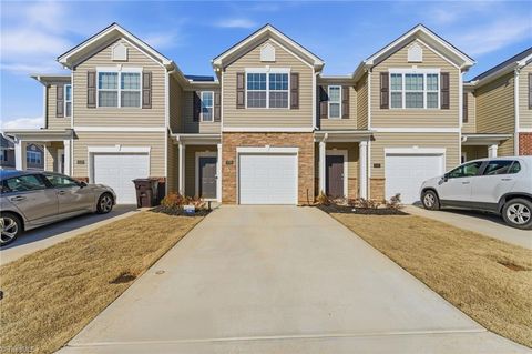 Townhouse For Sale - 5528 Avery Drive<br/> Randolph County, Trinity, NC 27370