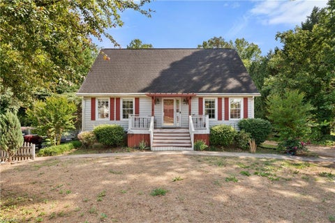 Homes For Sale - 4935 Garden View Drive<br/> Winston-Salem, NC 27107