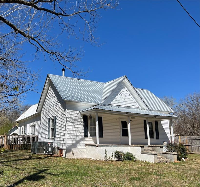 1328 W Ridge Street, Ramseur, North Carolina image 3