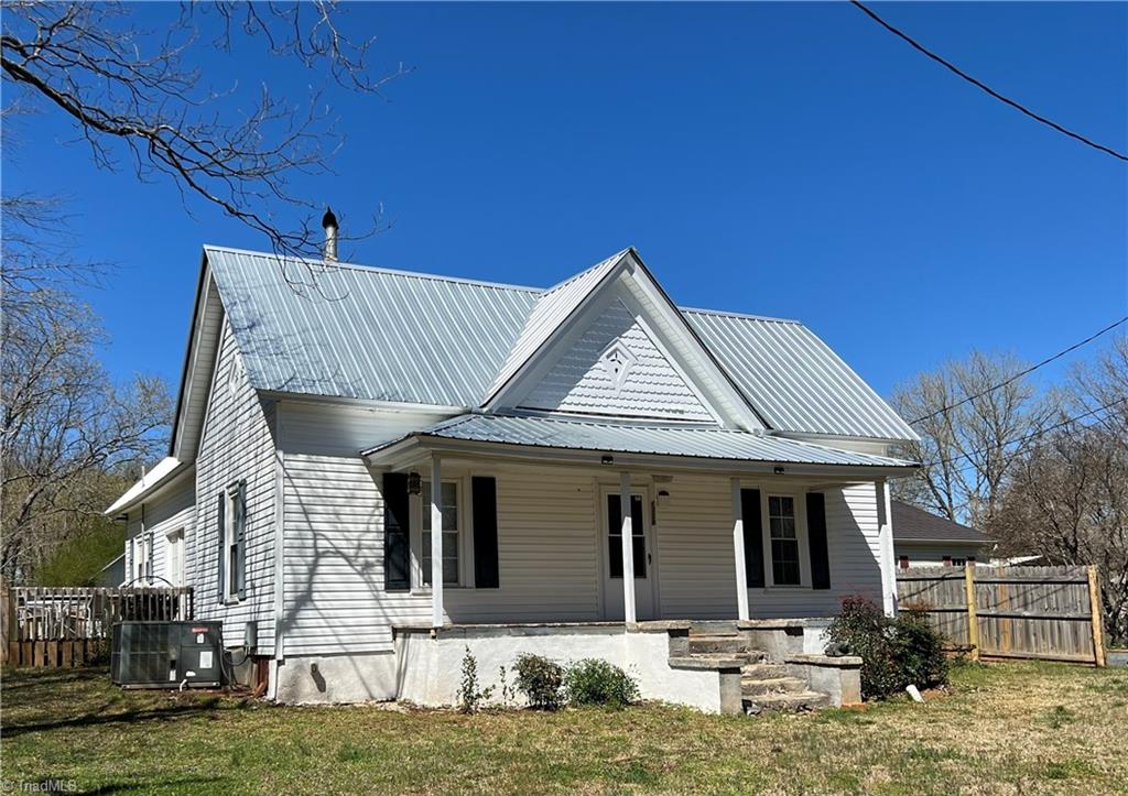 1328 W Ridge Street, Ramseur, North Carolina image 1