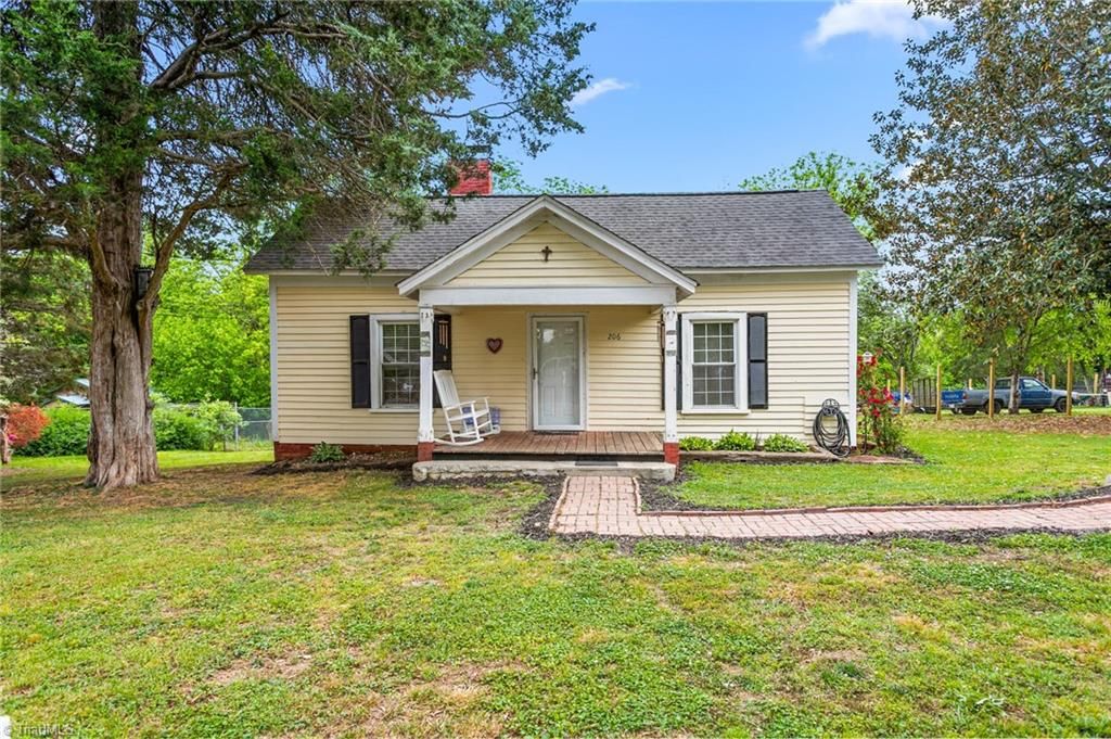 Photo of 206 Village Avenue, Randleman, NC 27317 (MLS # 1216740)