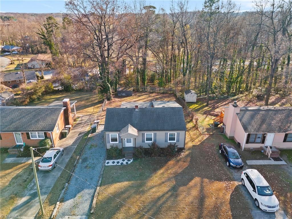 Photo of 2007 Lynette Drive, Greensboro, NC 27403 (MLS # 1208006)