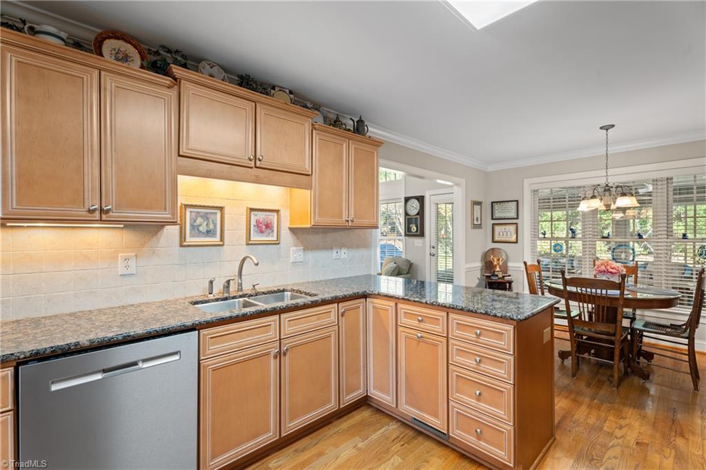 Winston-Salem, North Carolina 27106, United States, 3 Bedrooms Bedrooms, ,3 BathroomsBathrooms,Residential,Active,240661