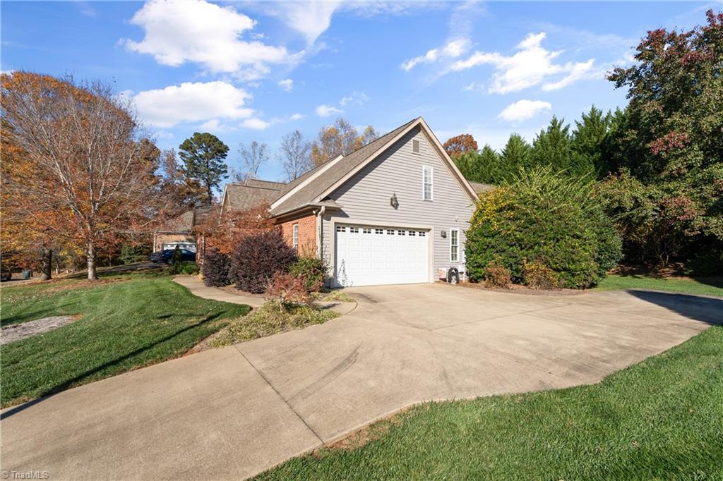 Winston-Salem, North Carolina 27106, United States, 3 Bedrooms Bedrooms, ,3 BathroomsBathrooms,Residential,Active,240661