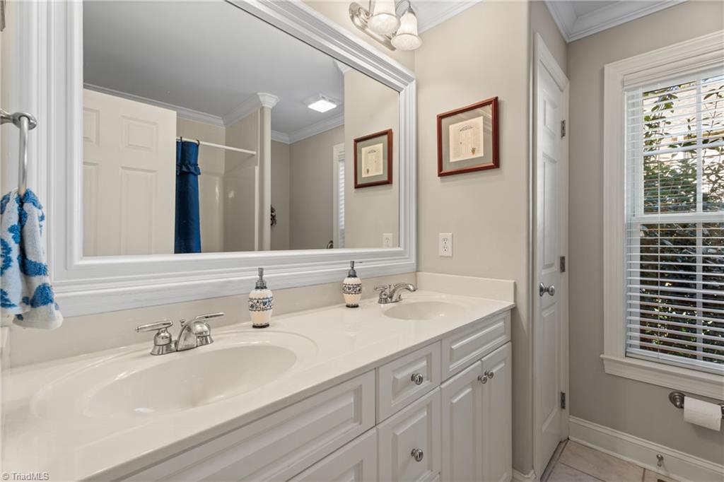 Winston-Salem, North Carolina 27106, United States, 3 Bedrooms Bedrooms, ,3 BathroomsBathrooms,Residential,Active,240661