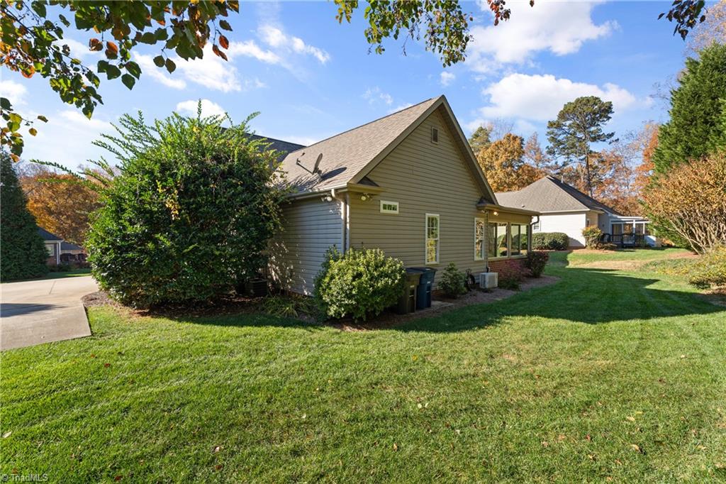 Winston-Salem, North Carolina 27106, United States, 3 Bedrooms Bedrooms, ,3 BathroomsBathrooms,Residential,Active,240661