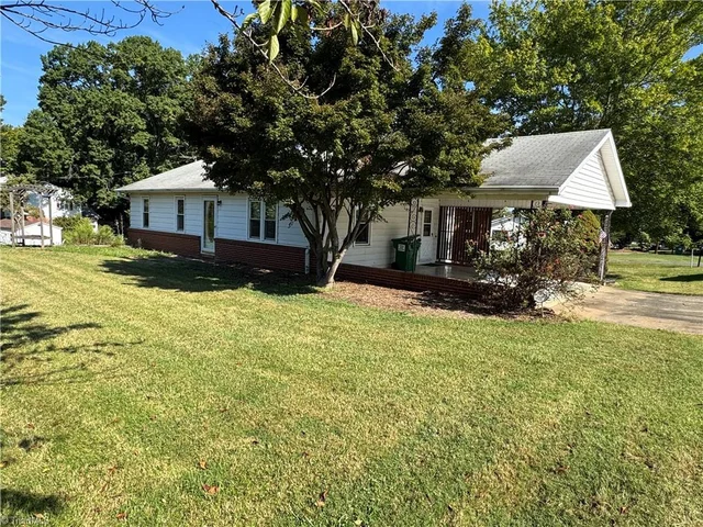 200 W King Street, photo 5 of 46
