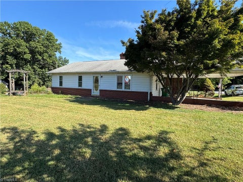 Homes For Sale - 200 W King Street<br/> King, NC 27021