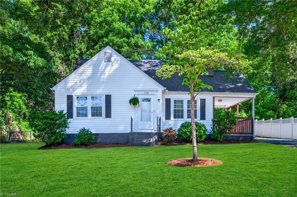 Photo of 1118 Woodleigh Circle, Reidsville, NC 27320 (MLS # 1218491)