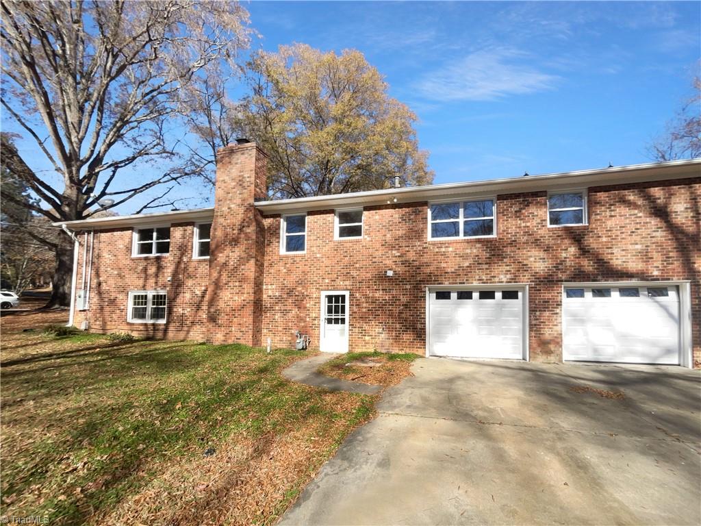 2297 Lakeview Terrace