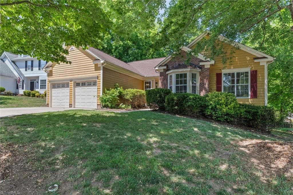 Photo of 11823 Harris Ridge Drive, Charlotte, NC 28269 (MLS # 1218942)
