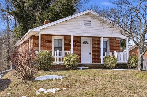 Homes For Sale - 949 Council Street<br/> High Point, NC 27262