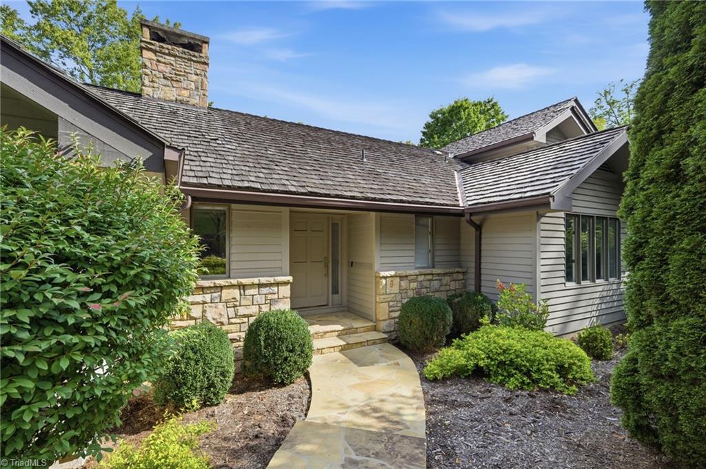 Photo of 659 Clubhouse Drive #D2, Banner Elk, NC 28604 (MLS # 1235809)