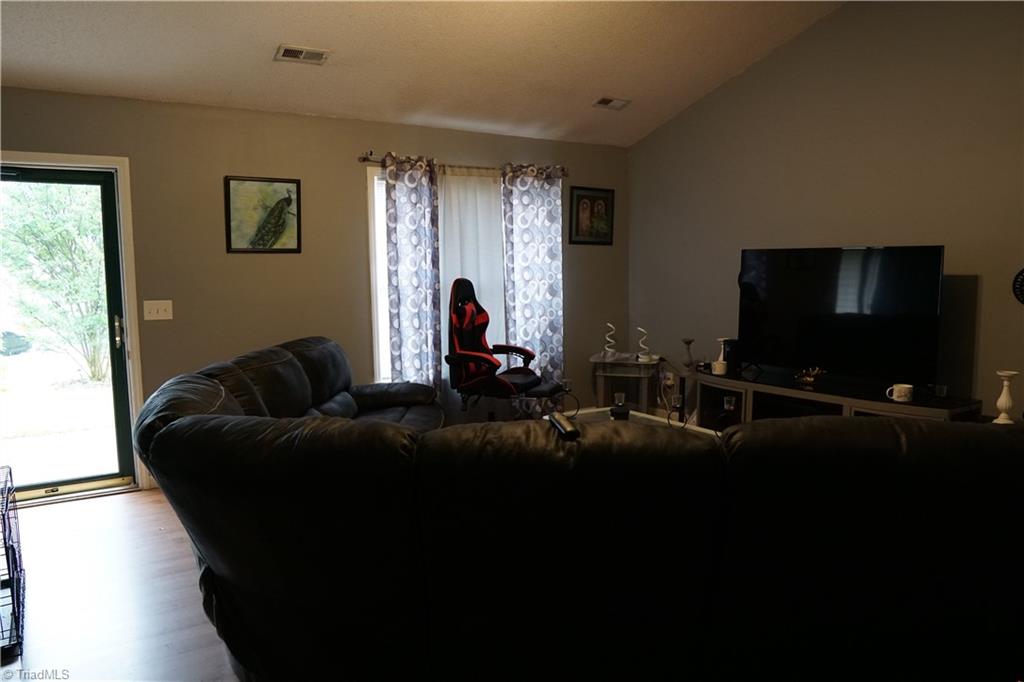 208 Hammond Drive, Greensboro, North Carolina image 3