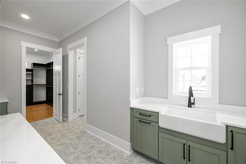 Winston-Salem, North Carolina 27106, United States, 4 Bedrooms Bedrooms, ,4 BathroomsBathrooms,Residential,Active,84285