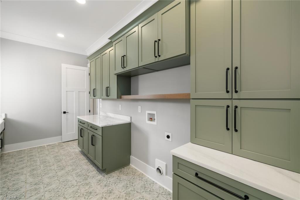 Winston-Salem, North Carolina 27106, United States, 4 Bedrooms Bedrooms, ,4 BathroomsBathrooms,Residential,Active,84285