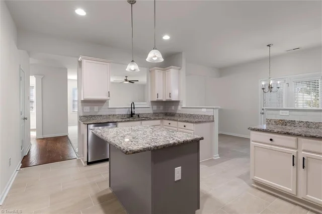 4621 Meadowside Terrace, photo 4 of 40