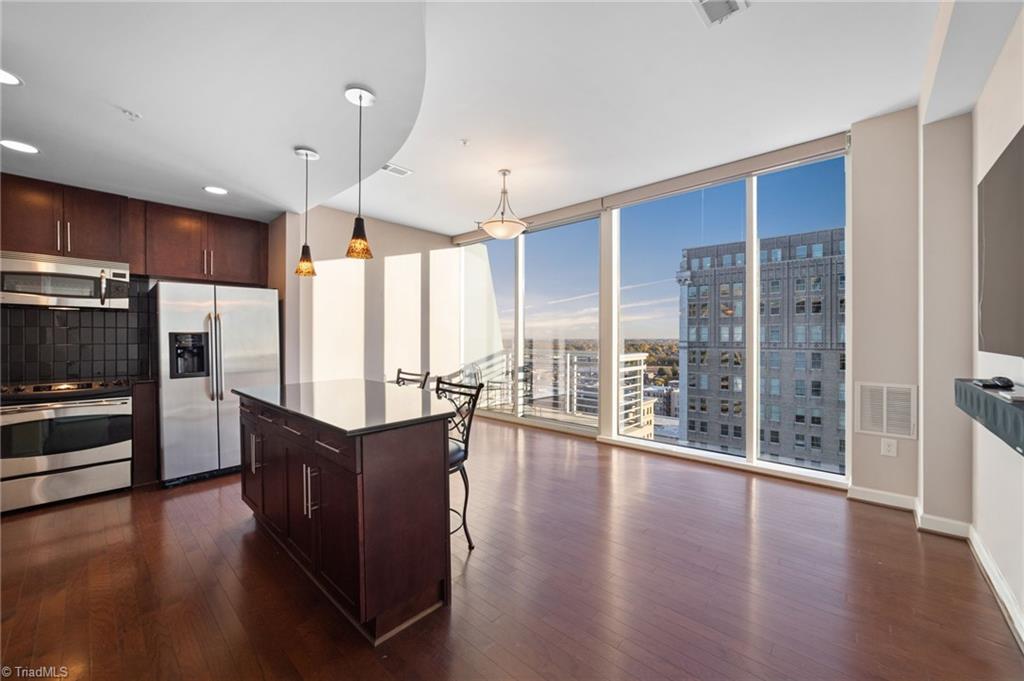 201 N Elm Street 1404