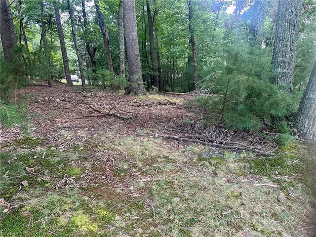 140 View Point Drive, photo 4 of 8