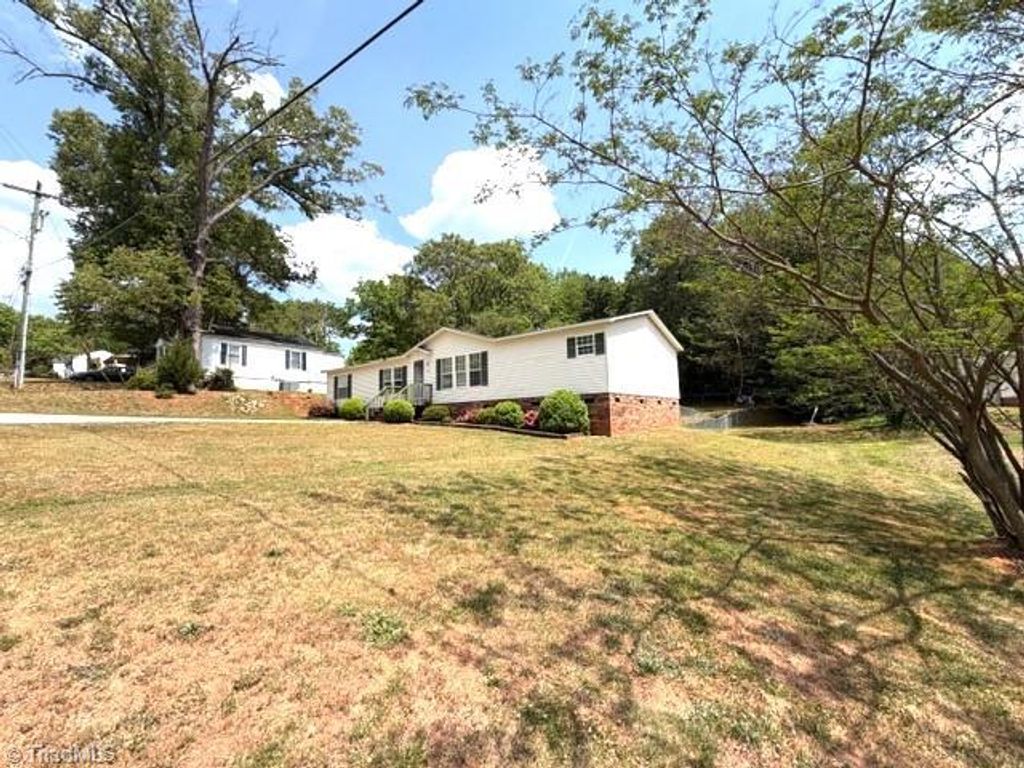 Photo of 431 Nash Avenue, Winston-Salem, NC 27101 (MLS # 1218137)