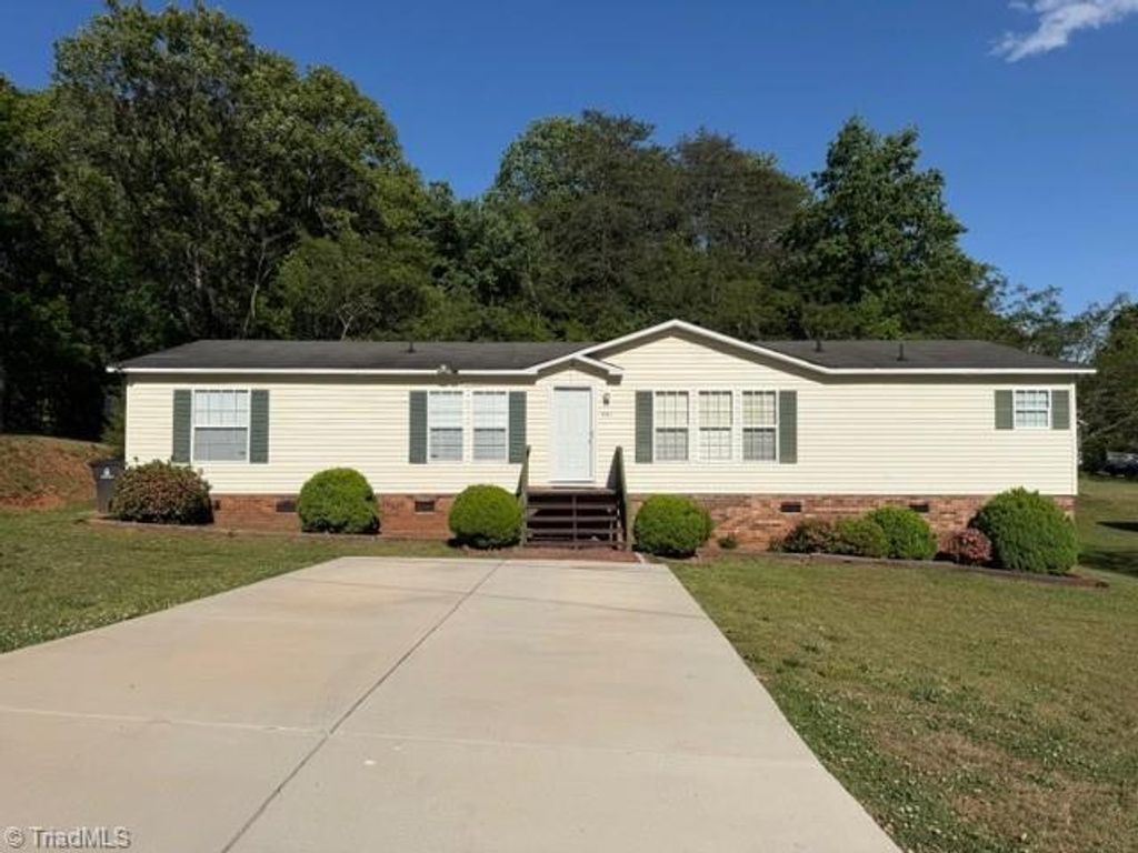 Photo of 431 Nash Avenue, Winston-Salem, NC 27101 (MLS # 1218137)