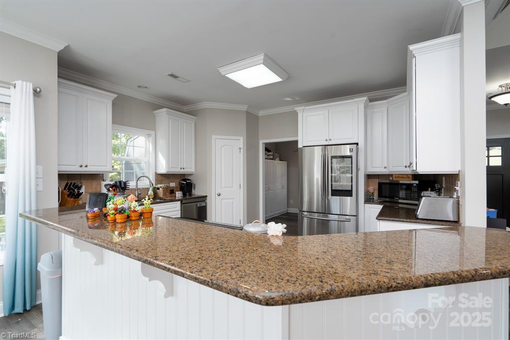 126 Strand Drive, New London, North Carolina image 9