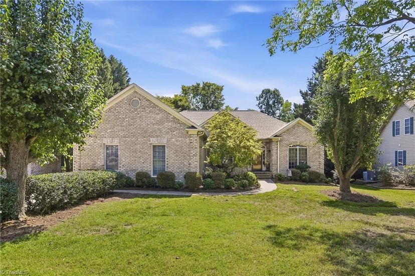 4247 Wayne Road, photo 1 of 47