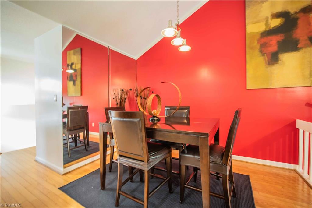 Photo 11 of 34 of 109 Pembrooke Ridge Court townhome