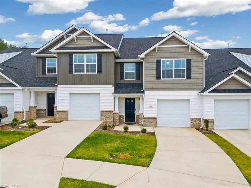 152 Tallwood Drive, photo 1 of 30