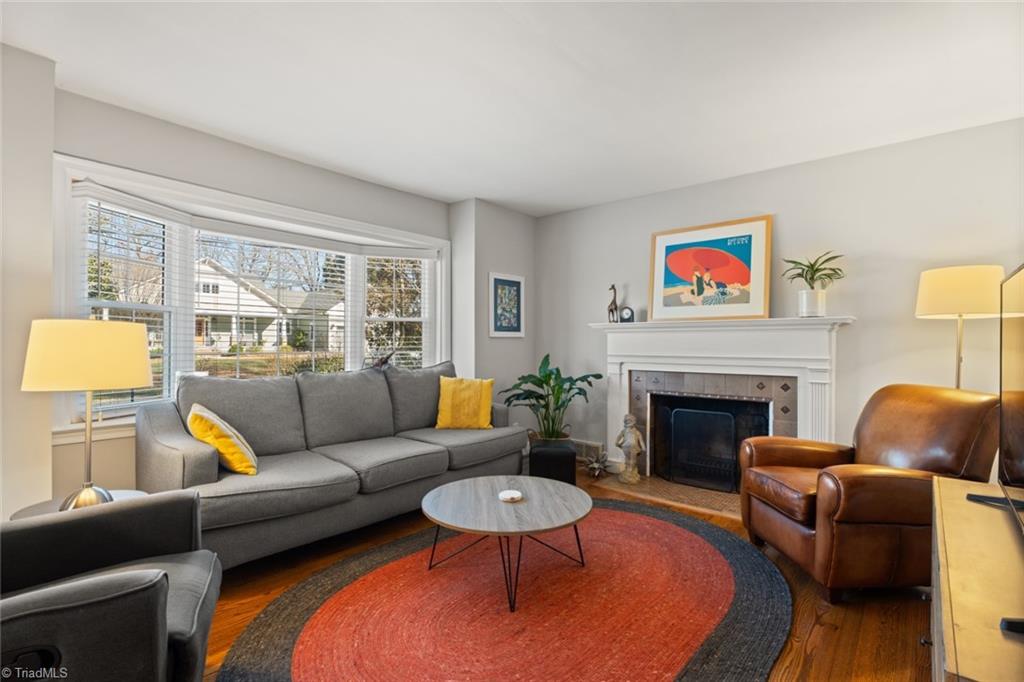 Winston-Salem, North Carolina 27106, United States, 4 Bedrooms Bedrooms, ,2 BathroomsBathrooms,Residential,Pending,82407