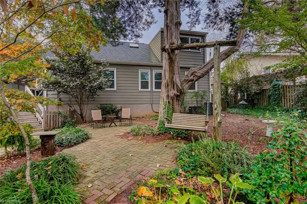 Winston-Salem, North Carolina 27106, United States, 4 Bedrooms Bedrooms, ,2 BathroomsBathrooms,Residential,Pending,82407