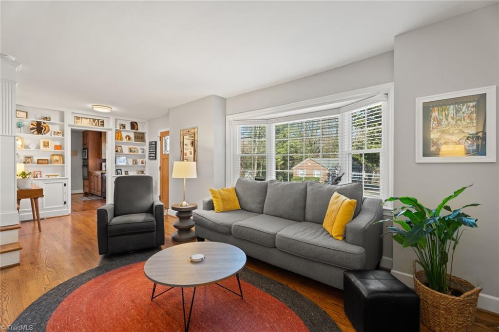 Winston-Salem, North Carolina 27106, United States, 4 Bedrooms Bedrooms, ,2 BathroomsBathrooms,Residential,Pending,82407