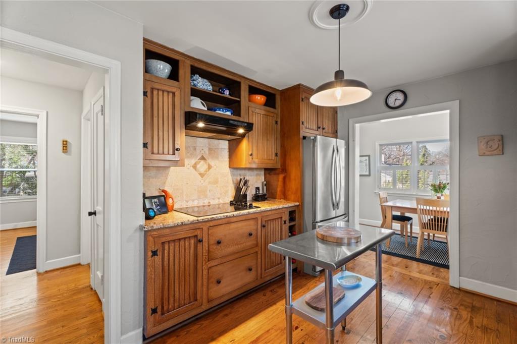 Winston-Salem, North Carolina 27106, United States, 4 Bedrooms Bedrooms, ,2 BathroomsBathrooms,Residential,Pending,82407