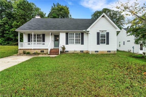 Homes For Sale - 104 Lasalle Way<br/> Greensboro, NC 27406