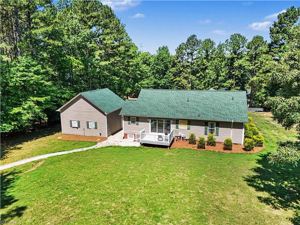 Photo of 392 Cove Wood Drive, Denton, NC 27239 (MLS # 1224889)