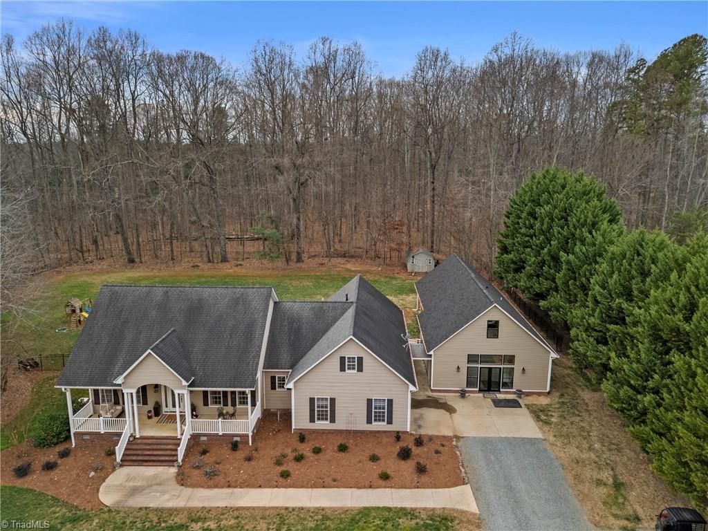Photo of 2524 Bellemont Alamance Road, Burlington, NC 27215 (MLS # 1205742)