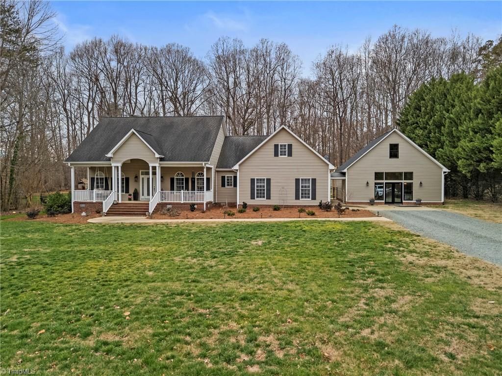 Photo of 2524 Bellemont Alamance Road, Burlington, NC 27215 (MLS # 1205742)