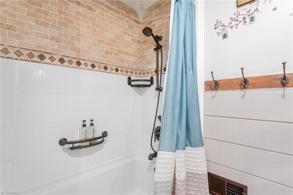 1073 Sliding Ridge Road, Walnut Cove, North Carolina image 19