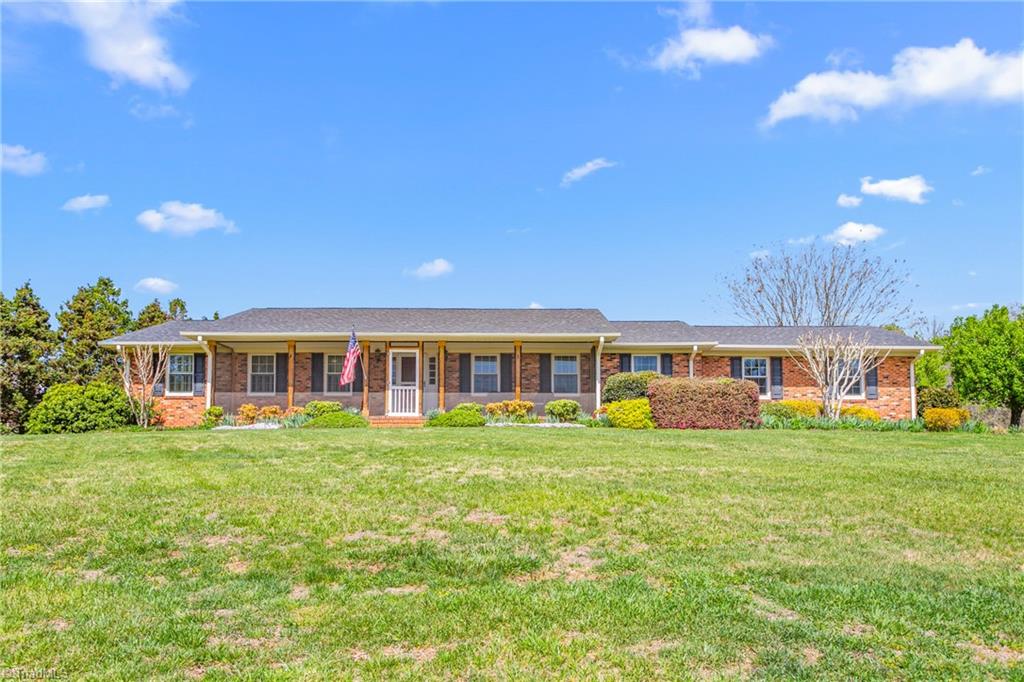 1073 Sliding Ridge Road, Walnut Cove, North Carolina image 3
