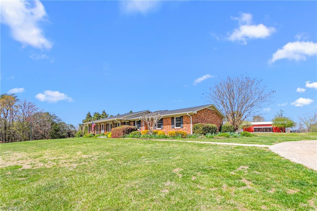 1073 Sliding Ridge Road, Walnut Cove, North Carolina image 2