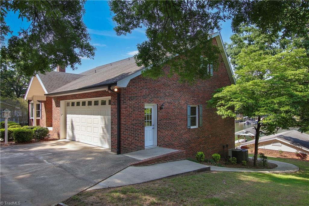 378 Shoreline Drive, New London, North Carolina image 6