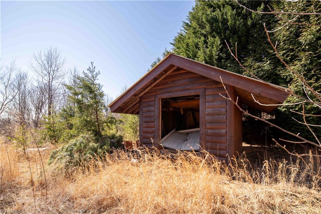 222 Hummingbird Lane, Pilot Mountain, North Carolina image 4