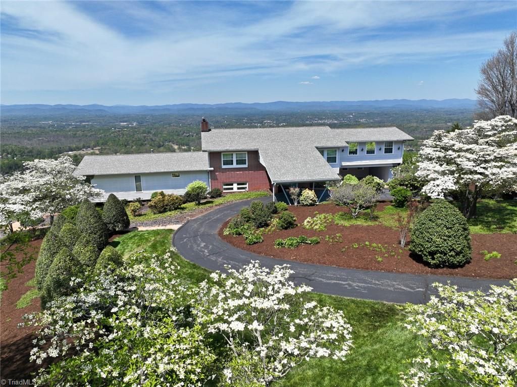 Photo of 271 Casa Robles Drive, Moravian Falls, NC 28654 (MLS # 1215375)