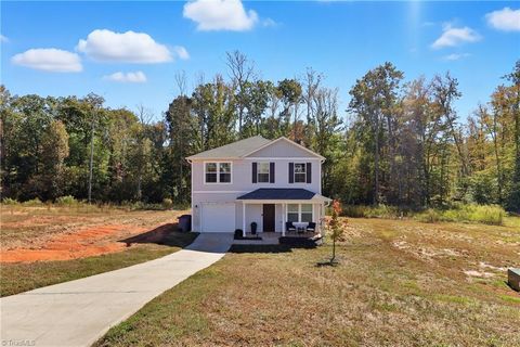 1684 Pen Oak Drive Asheboro NC 27203