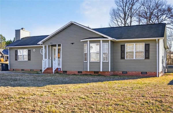 2296 ZORNBROOK DR, GREENSBORO, NC 27406 - Image b9c5e46f46c8f87652a700f7430da5f4/1051166770